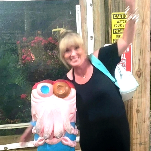 Meet your Posher, Michele - Picture 6 of 11